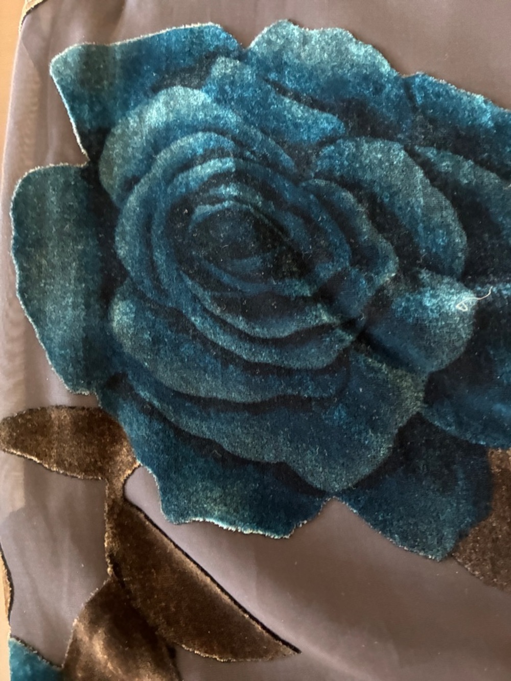 Plush Teal Rose Velvet Appliqué wrap - Picture 4 of 4